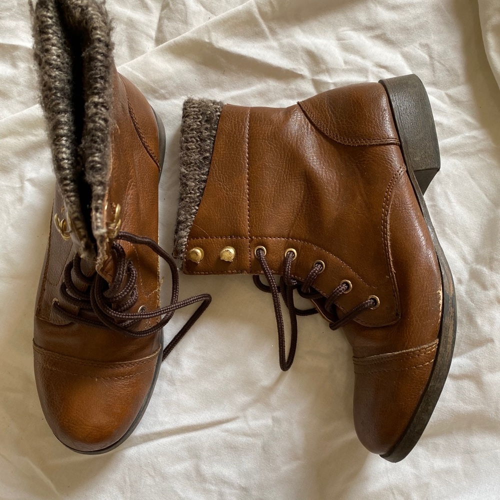 Brown boots - Picture 2 of 5